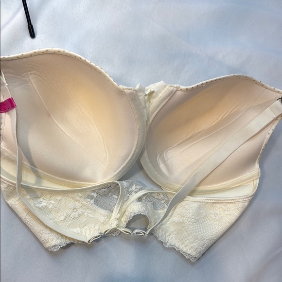 Maidenform Polka Dot Lace Bra - Cream, racerback, front close, 38DD, New - Picture 8 of 15